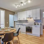 Apartment 2 Bedrooms Center Of Paris