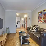 Apartment 2 Bedrooms Center Of Paris