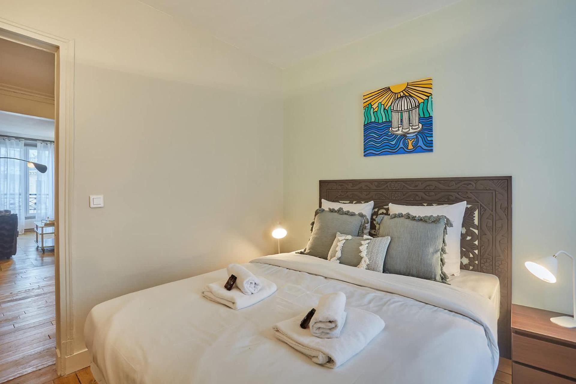 2 Bedrooms Center Of Parigi